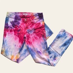 tie-dye skinny jeans